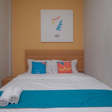Sans Hotel Tiga Putri Semarang By Reddoorz Εξωτερικό φωτογραφία