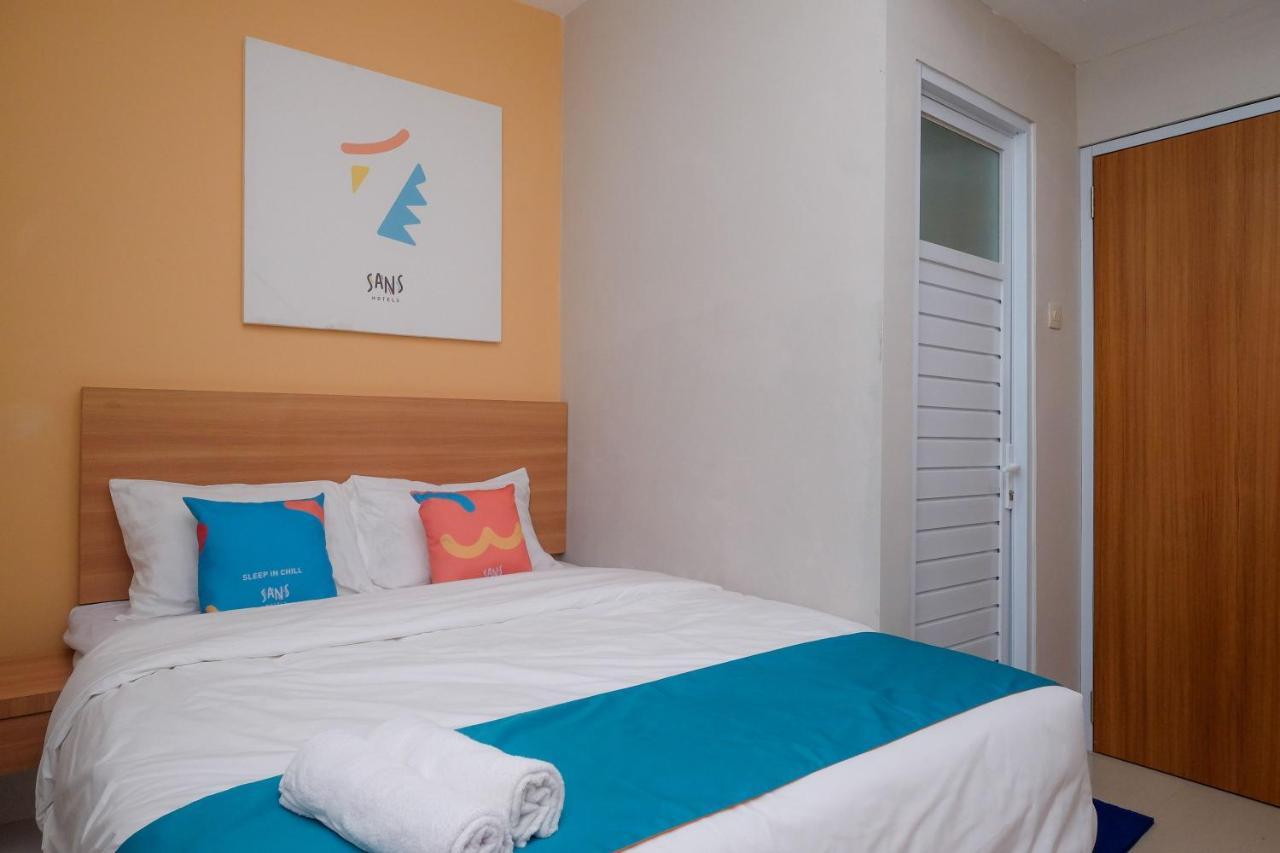 Sans Hotel Tiga Putri Semarang By Reddoorz Εξωτερικό φωτογραφία