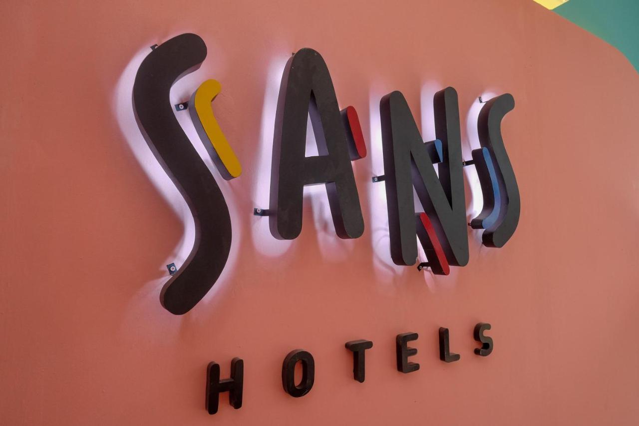 Sans Hotel Tiga Putri Semarang By Reddoorz Εξωτερικό φωτογραφία