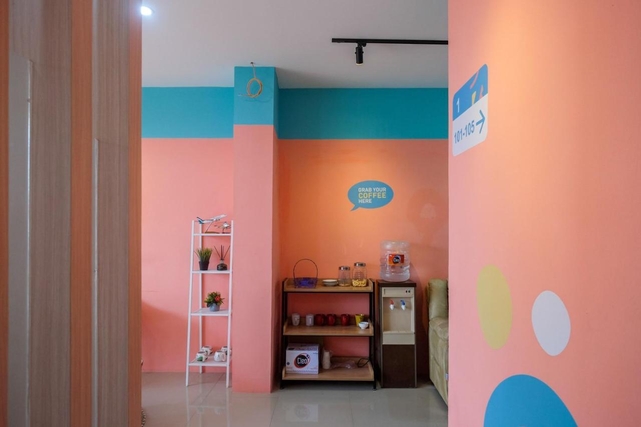 Sans Hotel Tiga Putri Semarang By Reddoorz Εξωτερικό φωτογραφία